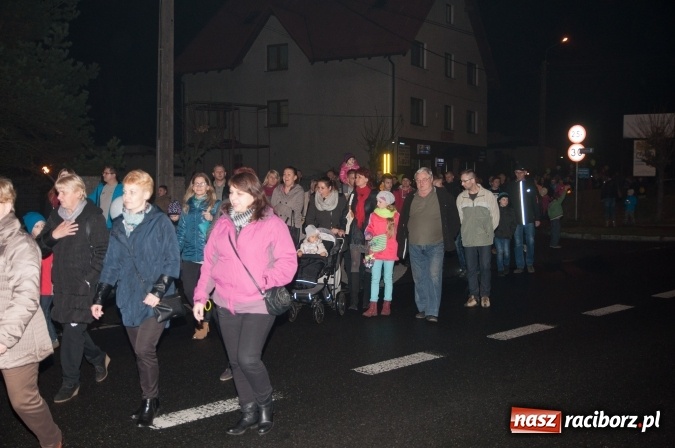 Zdjęcie w galerii na portalu naszraciborz.pl: W Kuźni Raciborskiej święty Marcin promował… profilaktykę zdrowotną mężczyzn wiadomości z regionu