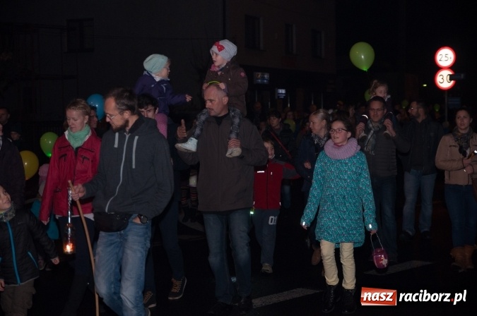 Zdjęcie w galerii na portalu naszraciborz.pl: W Kuźni Raciborskiej święty Marcin promował… profilaktykę zdrowotną mężczyzn wiadomości z regionu