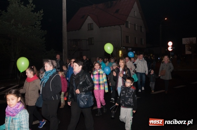 Zdjęcie w galerii na portalu naszraciborz.pl: W Kuźni Raciborskiej święty Marcin promował… profilaktykę zdrowotną mężczyzn wiadomości z regionu