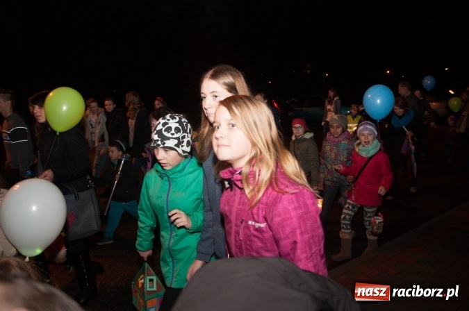 Zdjęcie w galerii na portalu naszraciborz.pl: W Kuźni Raciborskiej święty Marcin promował… profilaktykę zdrowotną mężczyzn wiadomości z regionu