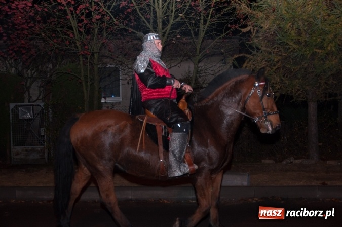 Zdjęcie w galerii na portalu naszraciborz.pl: W Kuźni Raciborskiej święty Marcin promował… profilaktykę zdrowotną mężczyzn wiadomości z regionu