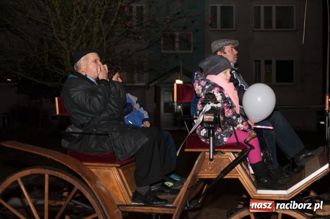 Zdjęcie w galerii na portalu naszraciborz.pl: W Kuźni Raciborskiej święty Marcin promował… profilaktykę zdrowotną mężczyzn wiadomości z regionu