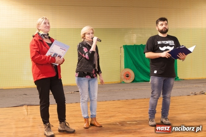 Zdjęcie w galerii na portalu naszraciborz.pl: W Kuźni Raciborskiej święty Marcin promował… profilaktykę zdrowotną mężczyzn wiadomości z regionu