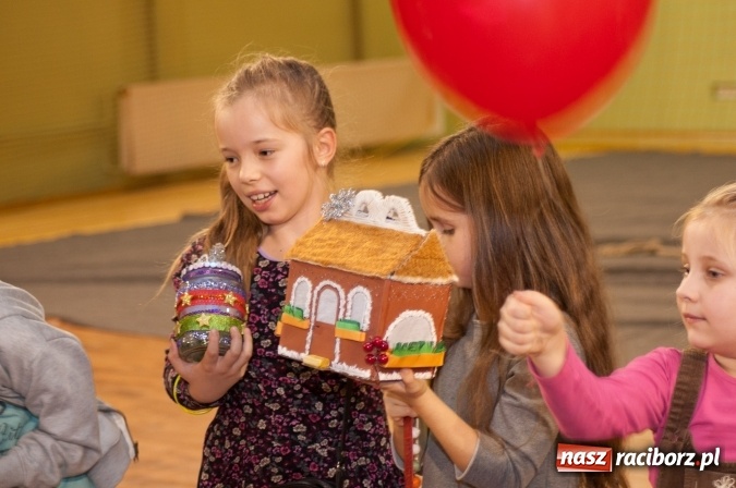 Zdjęcie w galerii na portalu naszraciborz.pl: W Kuźni Raciborskiej święty Marcin promował… profilaktykę zdrowotną mężczyzn wiadomości z regionu