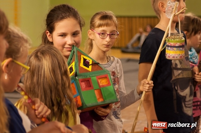 Zdjęcie w galerii na portalu naszraciborz.pl: W Kuźni Raciborskiej święty Marcin promował… profilaktykę zdrowotną mężczyzn wiadomości z regionu