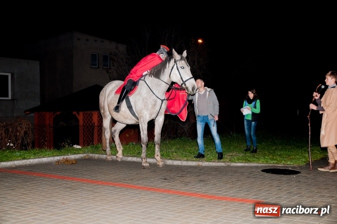 Zdjęcie w galerii na portalu naszraciborz.pl: Święty Marcin w Markowicach – nabożeństwo, procesja, przedstawienie i… rogale! wiadomości z regionu