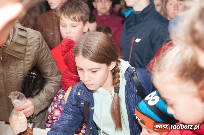 Zdjęcie w galerii na portalu naszraciborz.pl: Święty Marcin w Markowicach – nabożeństwo, procesja, przedstawienie i… rogale! wiadomości z regionu