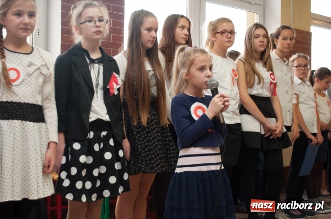 Zdjęcie w galerii na portalu naszraciborz.pl: Lekcja patriotyzmu dla najmłodszych – Narodowe Święto Niepodległości w Szkole Podstawowej nr 18 wiadomości z regionu