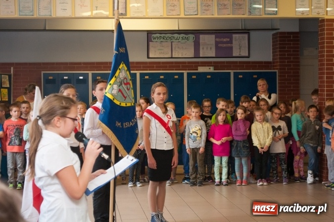 Zdjęcie w galerii na portalu naszraciborz.pl: Lekcja patriotyzmu dla najmłodszych – Narodowe Święto Niepodległości w Szkole Podstawowej nr 18 wiadomości z regionu