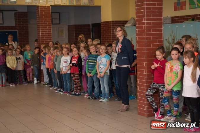 Zdjęcie w galerii na portalu naszraciborz.pl: Lekcja patriotyzmu dla najmłodszych – Narodowe Święto Niepodległości w Szkole Podstawowej nr 18 wiadomości z regionu
