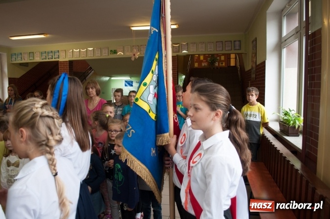 Zdjęcie w galerii na portalu naszraciborz.pl: Lekcja patriotyzmu dla najmłodszych – Narodowe Święto Niepodległości w Szkole Podstawowej nr 18 wiadomości z regionu