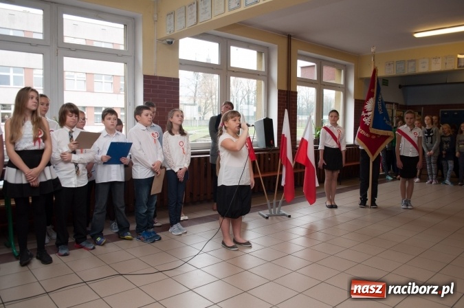 Zdjęcie w galerii na portalu naszraciborz.pl: Lekcja patriotyzmu dla najmłodszych – Narodowe Święto Niepodległości w Szkole Podstawowej nr 18 wiadomości z regionu
