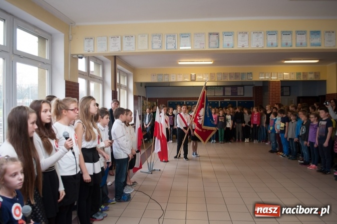 Zdjęcie w galerii na portalu naszraciborz.pl: Lekcja patriotyzmu dla najmłodszych – Narodowe Święto Niepodległości w Szkole Podstawowej nr 18 wiadomości z regionu