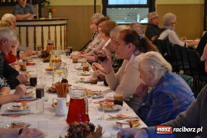 Zdjęcie w galerii na portalu naszraciborz.pl: Jesienny pociąg pełen seniorów!  wiadomości z regionu