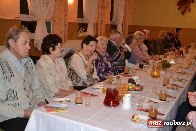 Zdjęcie w galerii na portalu naszraciborz.pl: Jesienny pociąg pełen seniorów!  wiadomości z regionu