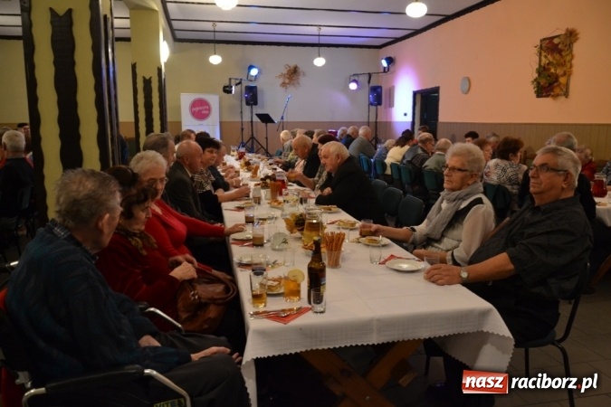 Zdjęcie w galerii na portalu naszraciborz.pl: Jesienny pociąg pełen seniorów!  wiadomości z regionu