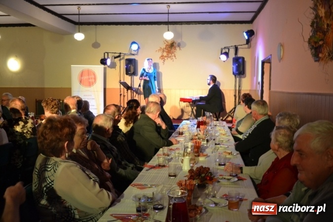 Zdjęcie w galerii na portalu naszraciborz.pl: Jesienny pociąg pełen seniorów!  wiadomości z regionu