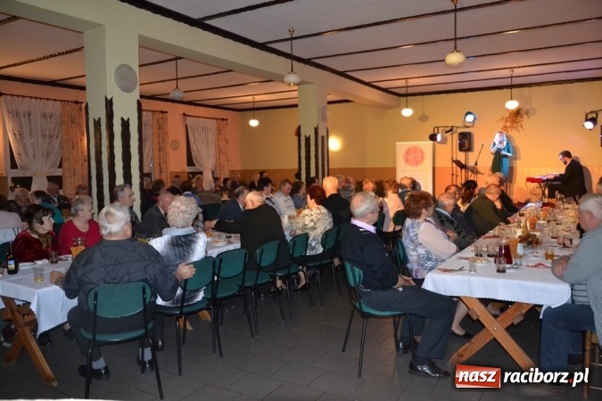 Zdjęcie w galerii na portalu naszraciborz.pl: Jesienny pociąg pełen seniorów!  wiadomości z regionu