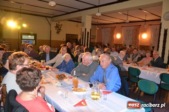 Zdjęcie w galerii na portalu naszraciborz.pl: Jesienny pociąg pełen seniorów!  wiadomości z regionu
