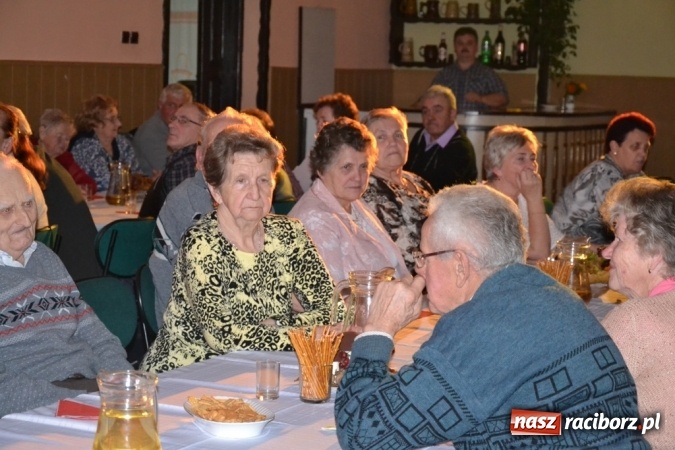 Zdjęcie w galerii na portalu naszraciborz.pl: Jesienny pociąg pełen seniorów!  wiadomości z regionu