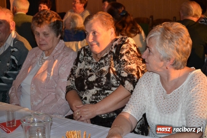 Zdjęcie w galerii na portalu naszraciborz.pl: Jesienny pociąg pełen seniorów!  wiadomości z regionu