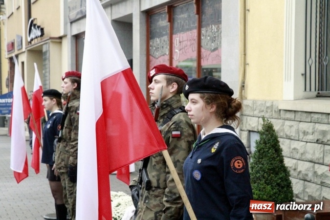 Zdjęcie w galerii na portalu naszraciborz.pl: Uczniowie ZSOMS na rybnickich obchodach Święta Niepodległości  wiadomości z regionu