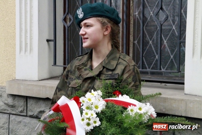 Zdjęcie w galerii na portalu naszraciborz.pl: Uczniowie ZSOMS na rybnickich obchodach Święta Niepodległości  wiadomości z regionu