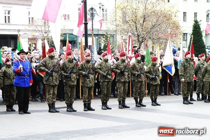 Zdjęcie w galerii na portalu naszraciborz.pl: Uczniowie ZSOMS na rybnickich obchodach Święta Niepodległości  wiadomości z regionu