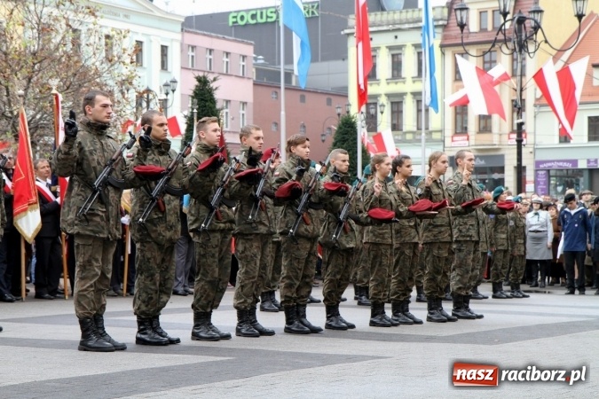 Zdjęcie w galerii na portalu naszraciborz.pl: Uczniowie ZSOMS na rybnickich obchodach Święta Niepodległości  wiadomości z regionu