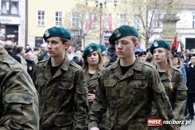 Zdjęcie w galerii na portalu naszraciborz.pl: Uczniowie ZSOMS na rybnickich obchodach Święta Niepodległości  wiadomości z regionu