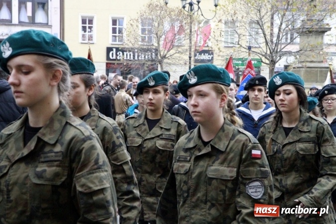Zdjęcie w galerii na portalu naszraciborz.pl: Uczniowie ZSOMS na rybnickich obchodach Święta Niepodległości  wiadomości z regionu