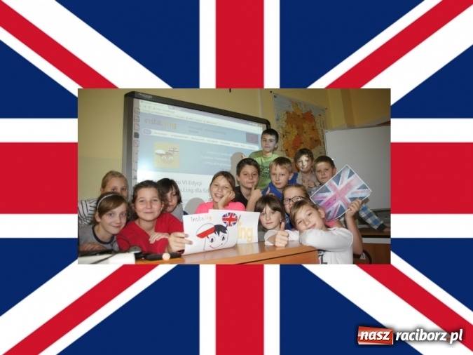 Zdjęcie w galerii na portalu naszraciborz.pl: Piątoklasiści z Nędzy uczą się słówek z Insta.Ling  wiadomości z regionu