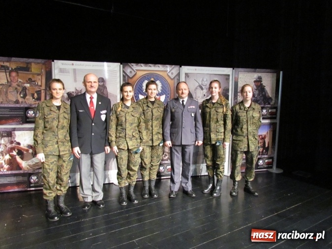 Zdjęcie w galerii na portalu naszraciborz.pl: Za Polskę życiem i zdrowiem ryzykowano nie tylko dawno temu… Współcześni bohaterowie są wśród nas  wiadomości z regionu