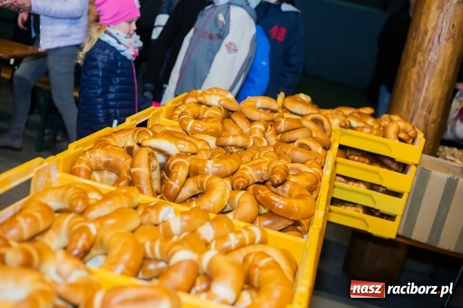 Zdjęcie w galerii na portalu naszraciborz.pl: Święty Marcin na koniu w Owsiszczach wiadomości z regionu