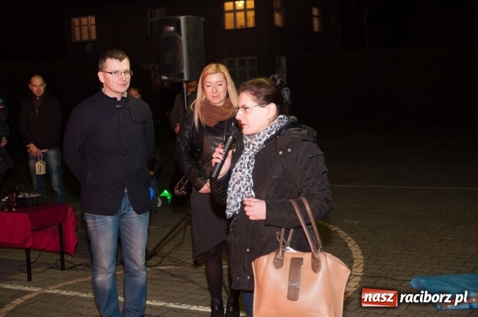 Zdjęcie w galerii na portalu naszraciborz.pl: Od kościoła do katolickiej szkoły – święty Marcin wędrował po Sudole wiadomości z regionu