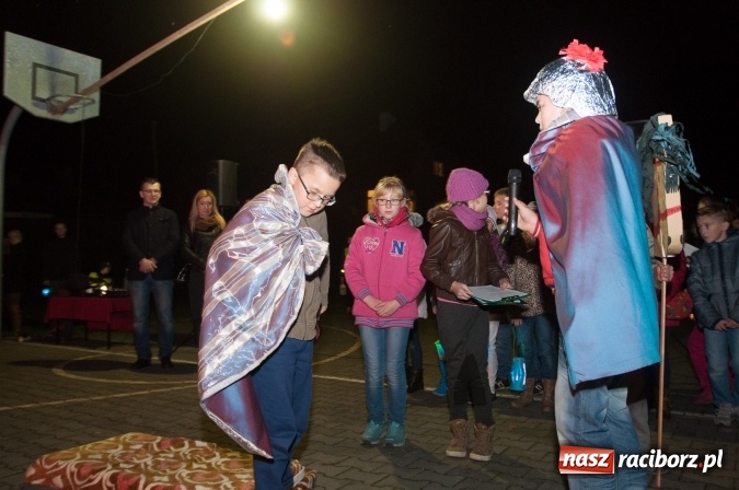 Zdjęcie w galerii na portalu naszraciborz.pl: Od kościoła do katolickiej szkoły – święty Marcin wędrował po Sudole wiadomości z regionu