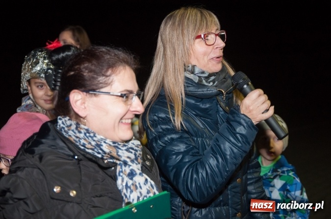 Zdjęcie w galerii na portalu naszraciborz.pl: Od kościoła do katolickiej szkoły – święty Marcin wędrował po Sudole wiadomości z regionu