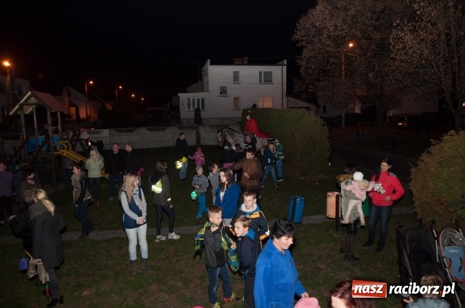 Zdjęcie w galerii na portalu naszraciborz.pl: Od kościoła do katolickiej szkoły – święty Marcin wędrował po Sudole wiadomości z regionu