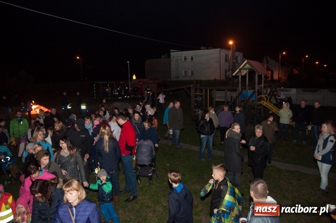 Zdjęcie w galerii na portalu naszraciborz.pl: Od kościoła do katolickiej szkoły – święty Marcin wędrował po Sudole wiadomości z regionu