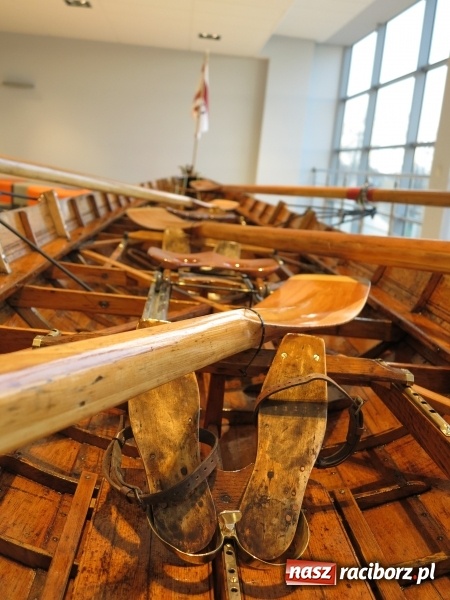 Zdjęcie w galerii na portalu naszraciborz.pl: Podpisanie porozumienia i otwarcie wystawy łodzi historycznej z 1929 roku w H2Ostróg wiadomości z regionu