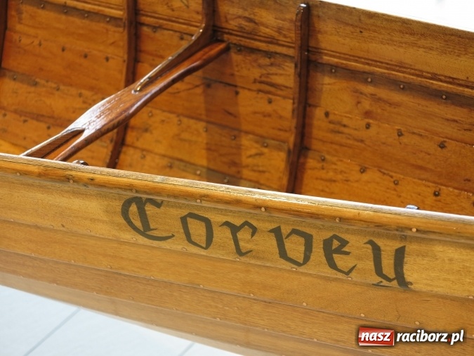 Zdjęcie w galerii na portalu naszraciborz.pl: Podpisanie porozumienia i otwarcie wystawy łodzi historycznej z 1929 roku w H2Ostróg wiadomości z regionu