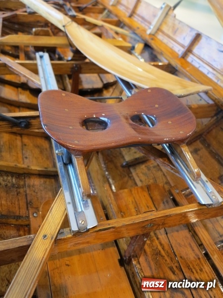 Zdjęcie w galerii na portalu naszraciborz.pl: Podpisanie porozumienia i otwarcie wystawy łodzi historycznej z 1929 roku w H2Ostróg wiadomości z regionu