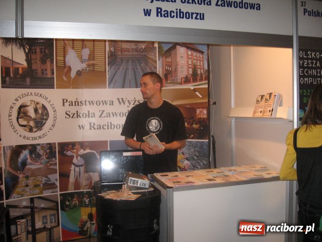 Zdjęcie w galerii na portalu naszraciborz.pl: PWSZ w Salonach Maturzystów wiadomości z regionu