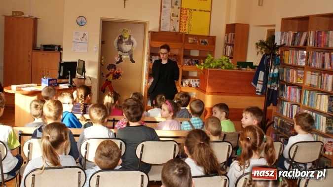 Zdjęcie w galerii na portalu naszraciborz.pl: Obowiązki czytelnika traktować z powagą… przyrzekamy!  wiadomości z regionu