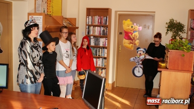 Zdjęcie w galerii na portalu naszraciborz.pl: Obowiązki czytelnika traktować z powagą… przyrzekamy!  wiadomości z regionu