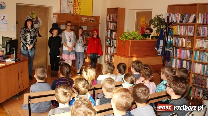 Zdjęcie w galerii na portalu naszraciborz.pl: Obowiązki czytelnika traktować z powagą… przyrzekamy!  wiadomości z regionu