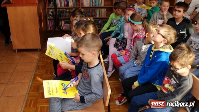 Zdjęcie w galerii na portalu naszraciborz.pl: Obowiązki czytelnika traktować z powagą… przyrzekamy!  wiadomości z regionu