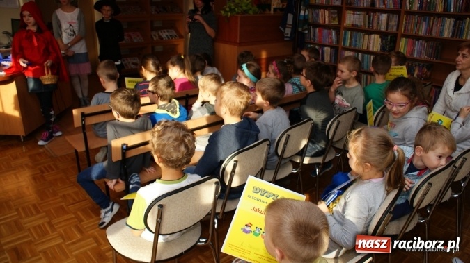 Zdjęcie w galerii na portalu naszraciborz.pl: Obowiązki czytelnika traktować z powagą… przyrzekamy!  wiadomości z regionu