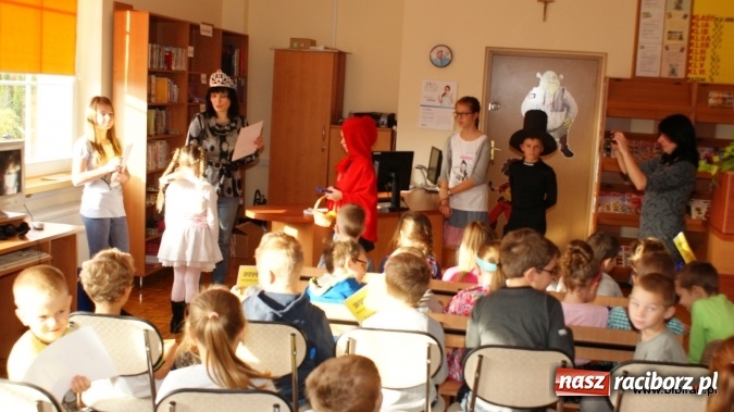 Zdjęcie w galerii na portalu naszraciborz.pl: Obowiązki czytelnika traktować z powagą… przyrzekamy!  wiadomości z regionu