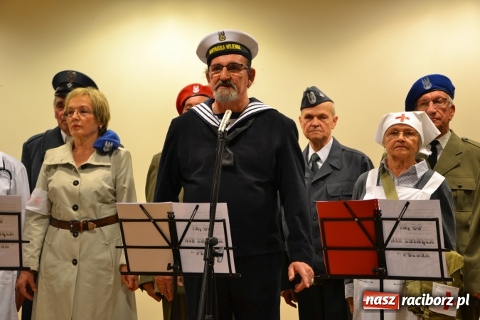 Zdjęcie w galerii na portalu naszraciborz.pl: Ta, co nie zginęła - Polska. Widowisko patriotyczne na Zamku Piastowskim wiadomości z regionu